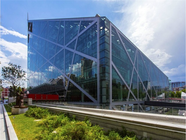 活动网络地板尺寸